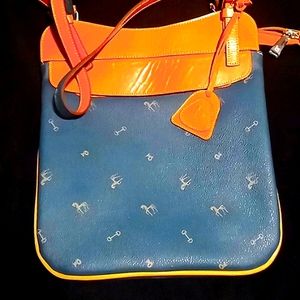 VINTAGE PETUSCO Dark EVERGREEN and CARMEL Leather Riding Bag.